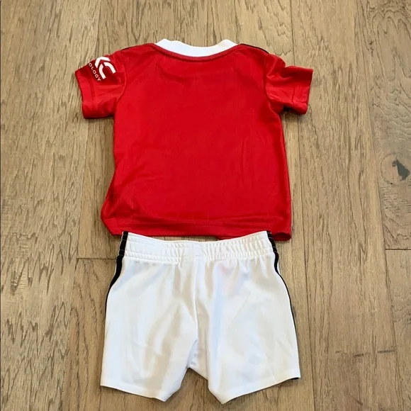 NWT adidas Manchester United 2022/2023 Home Team Outfit 6M - Picture 2 of 6